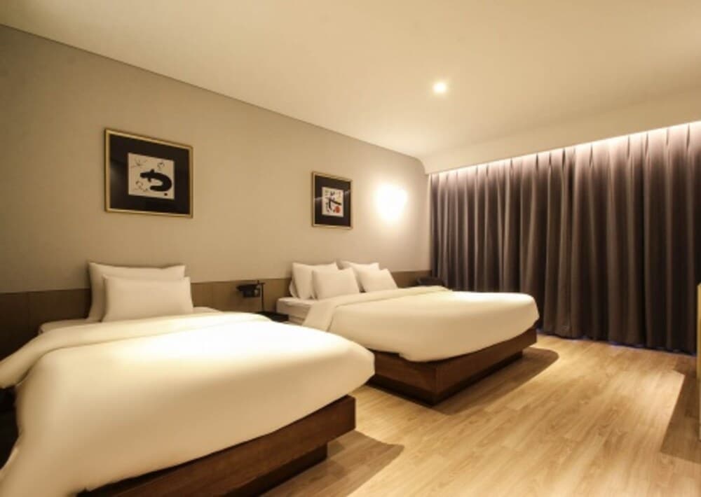 Hound Hotel Changwon - Jinhae Yongwon photo 7