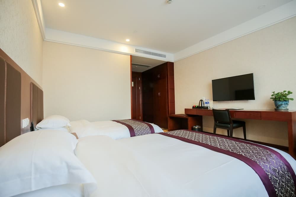 New Knight Royal Hotel photo 4