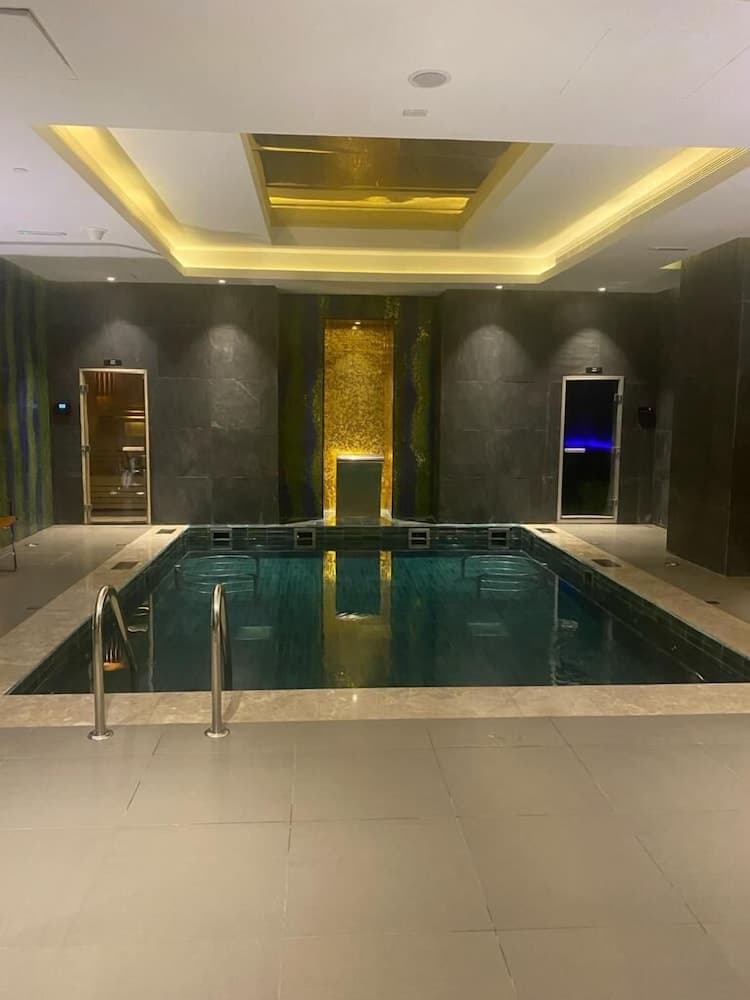 4Leisure Suites DAMAC Esclusiva Towers photo 3