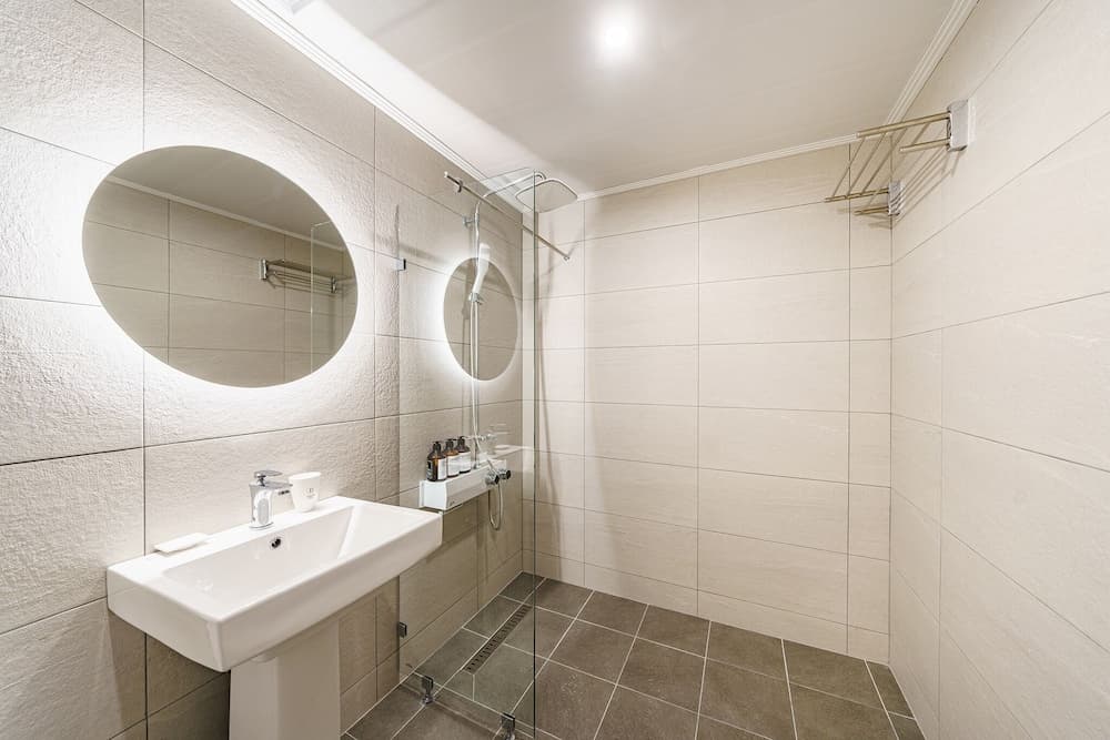 Brown Dot Hotel photo 7