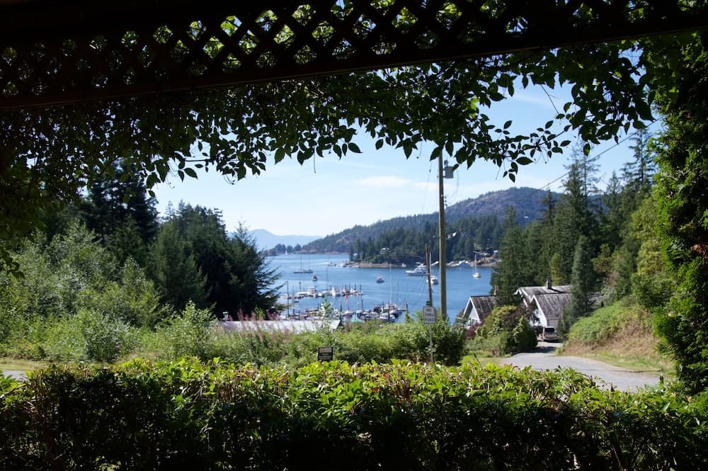 Enchanter Oceanview Suites photo 4