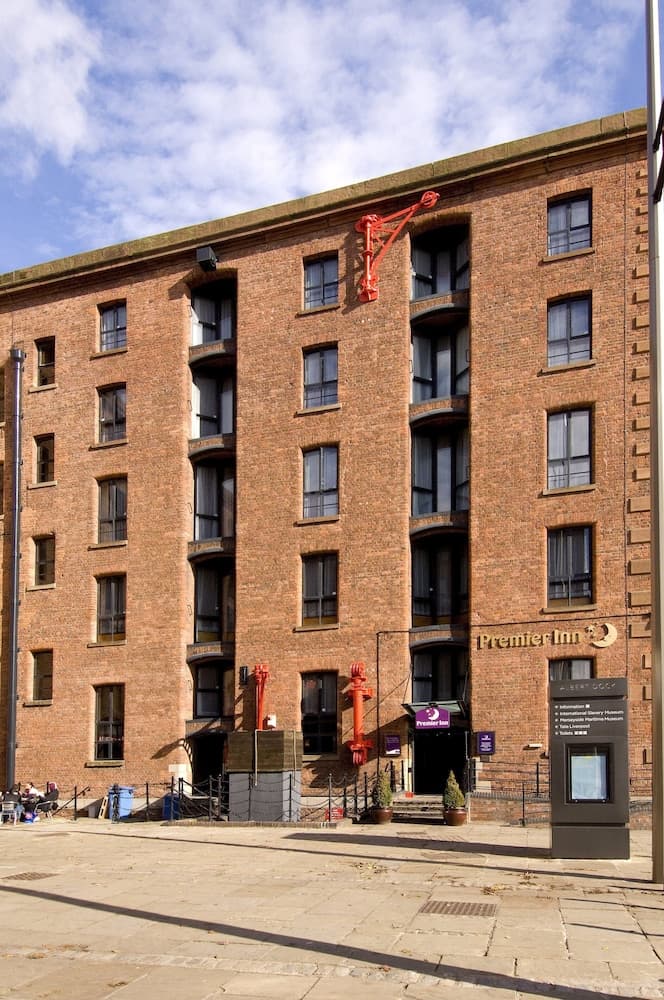 Premier Inn Liverpool City - Albert Dock photo 6