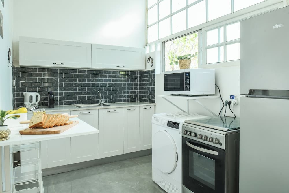 Charming 2BR in Haifa by Sea N' Rent photo 6