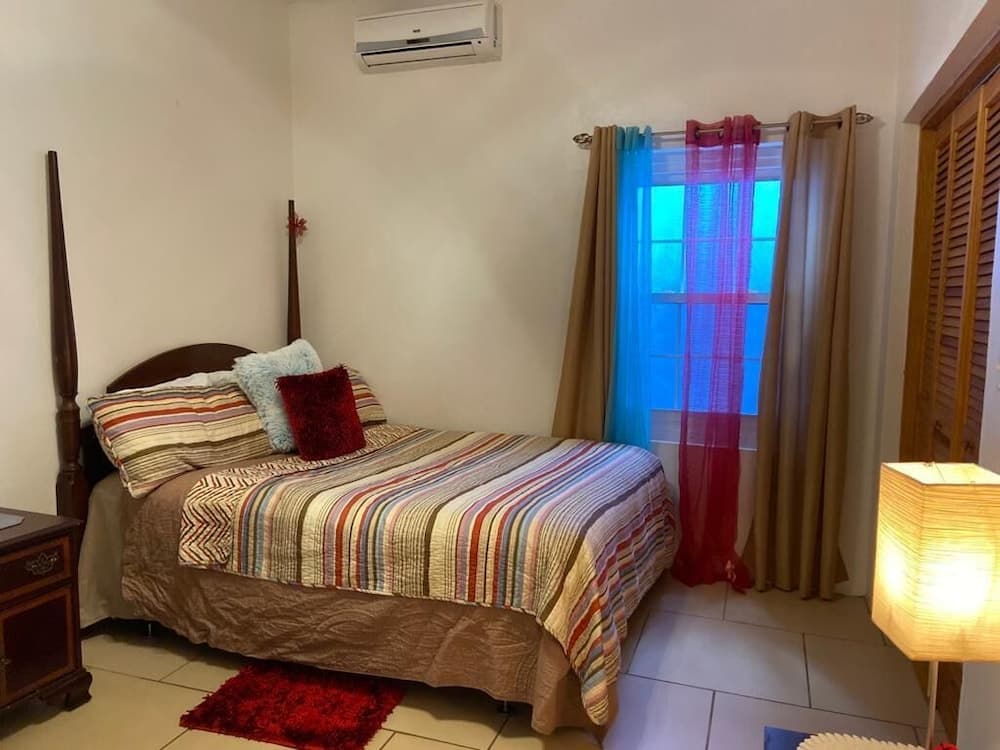 Blue Diamond Apartments photo 4