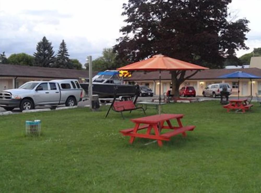 Budget Inn Port Hope photo 5