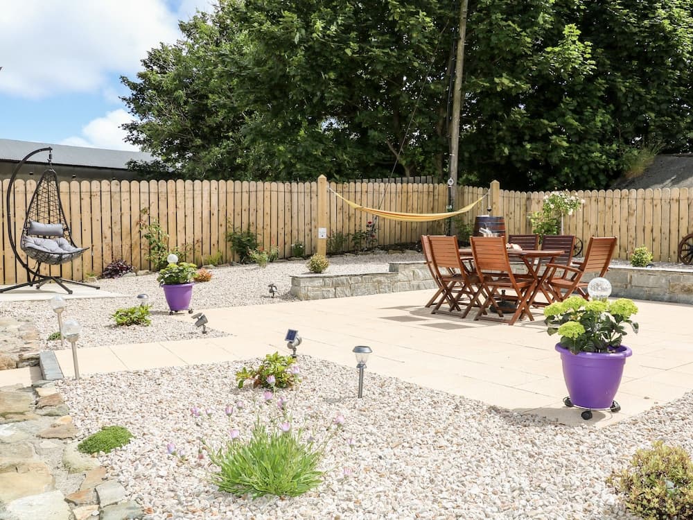 Whispering Willows - The Bungalow photo 8