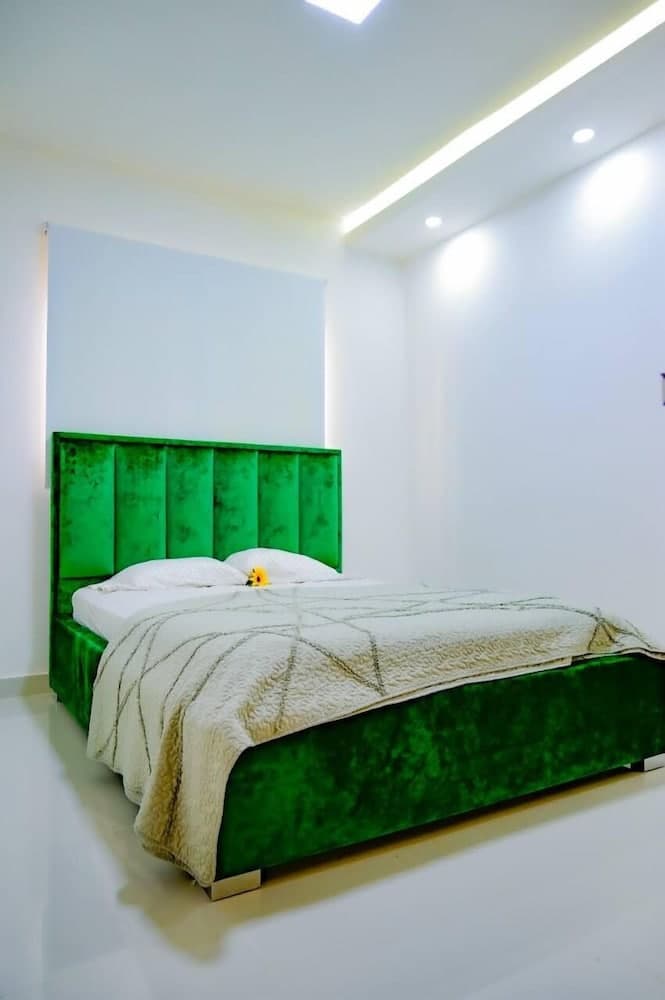 SFM Verdana Rental photo 3