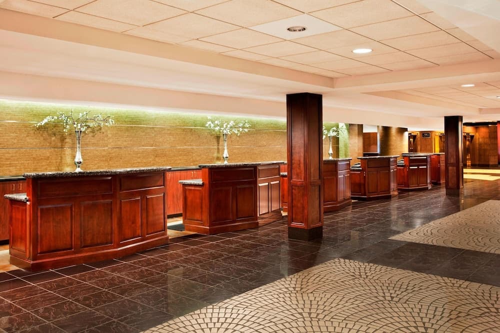 Sheraton Greensboro at Four Seasons photo 4