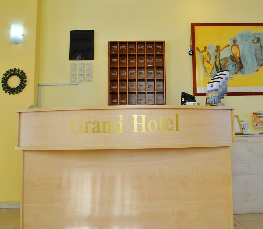 Grand Hotel Loutraki photo 2
