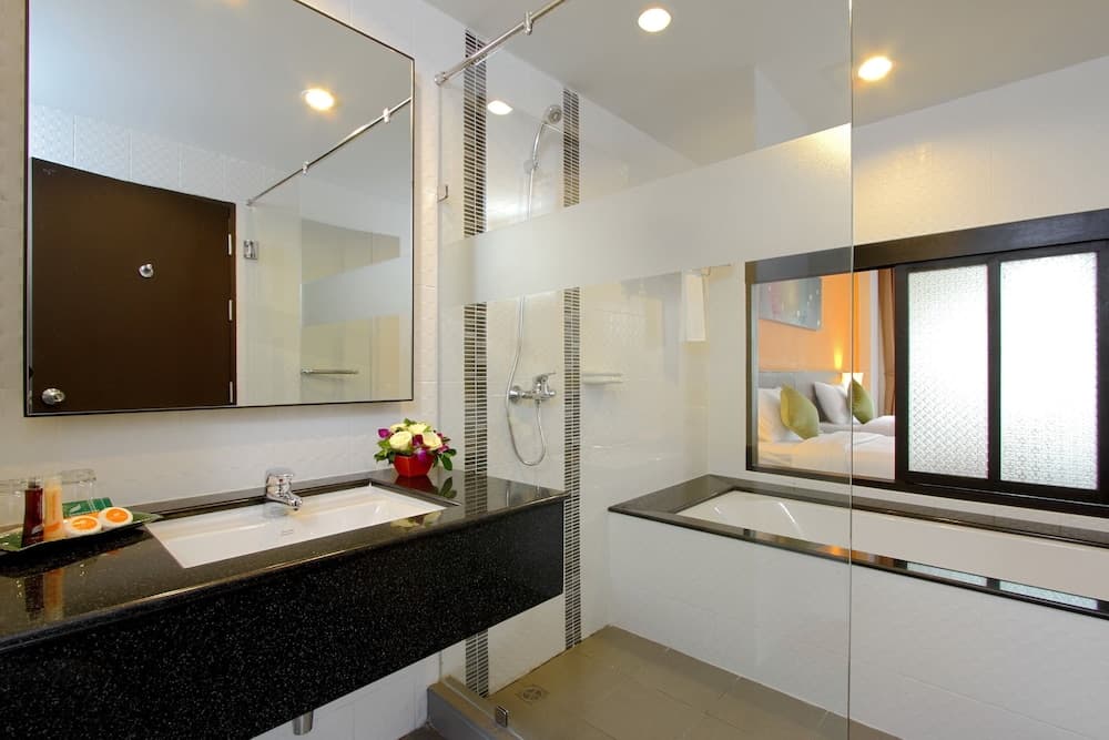 Kata Sea Breeze Resort photo 5