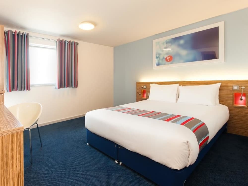Travelodge Gatwick Airport Central photo 2