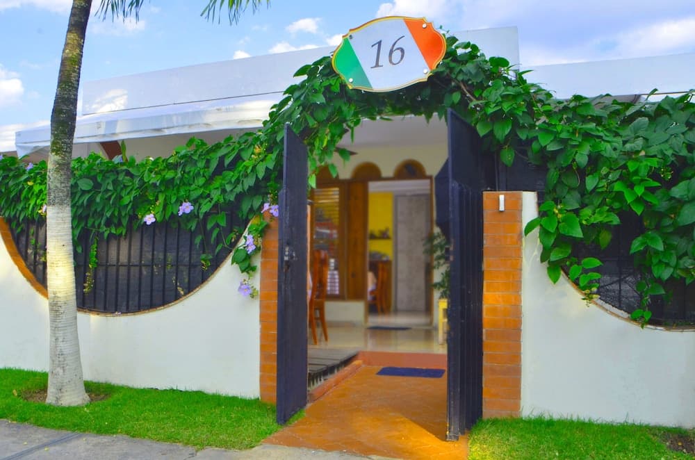 Via Emilia Bed and Breakfast Restaurante