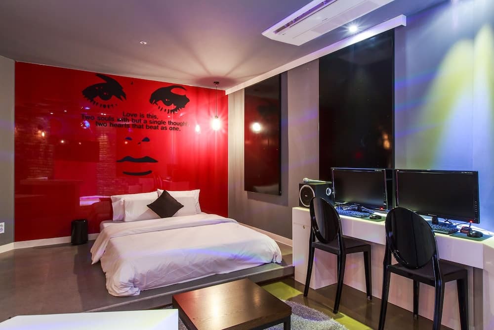 hotel room
