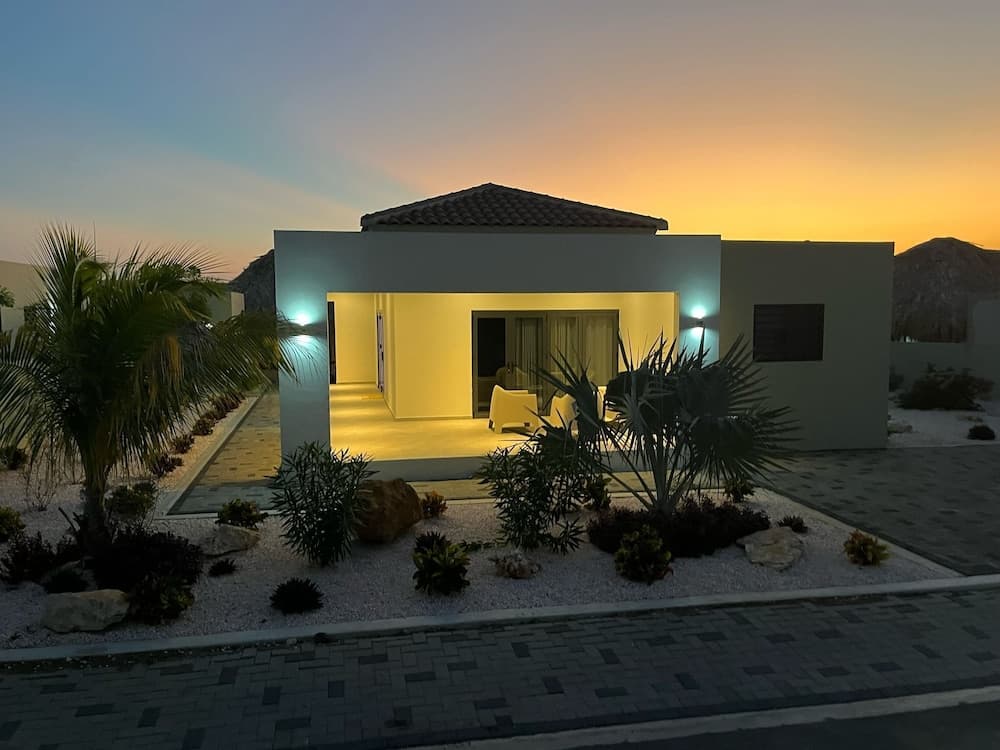 Villa Paradise with pool at mambo beach photo 6