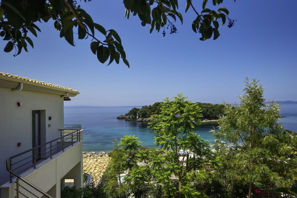 Prima Vista Beachfront Boutique Hotel photo 9