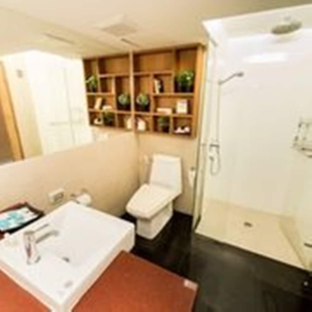 Laemtong Service Apartment photo 5