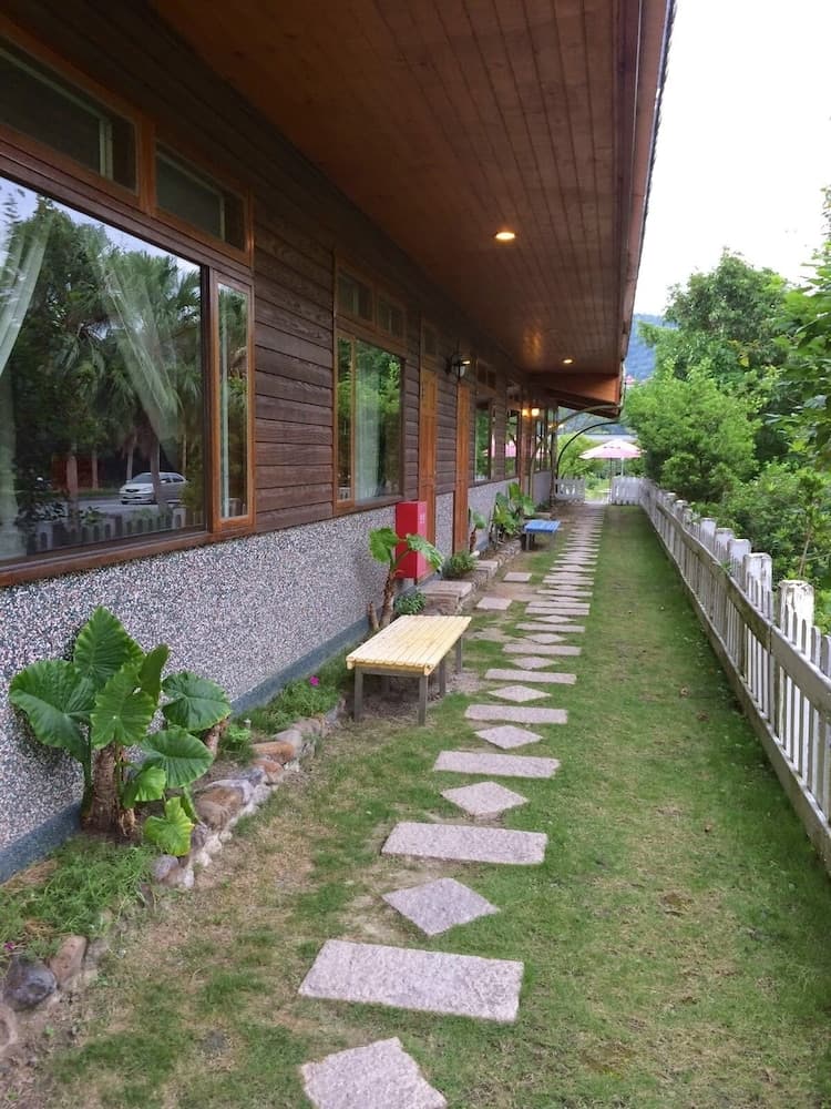DeerStar Meihua Lake B&B photo 4