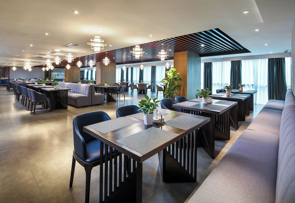 Mehood Lestie International Hotel Nancun Wanbo Metro Station Branch photo 5
