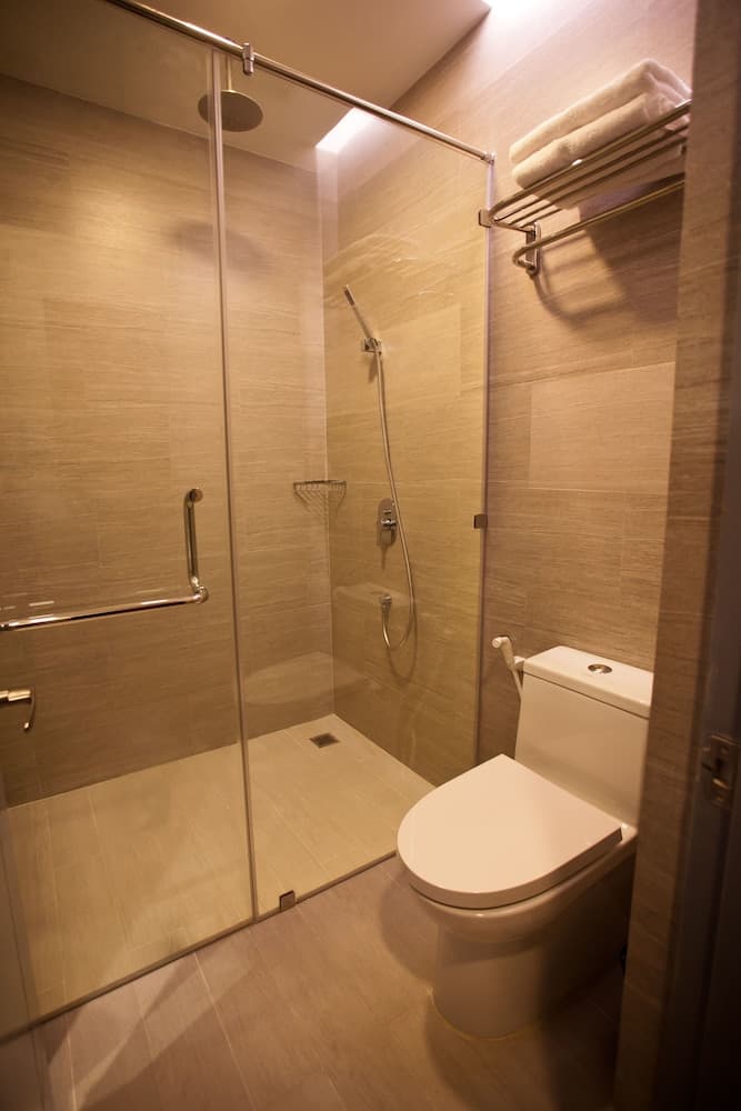 Embassy Hotel photo 2