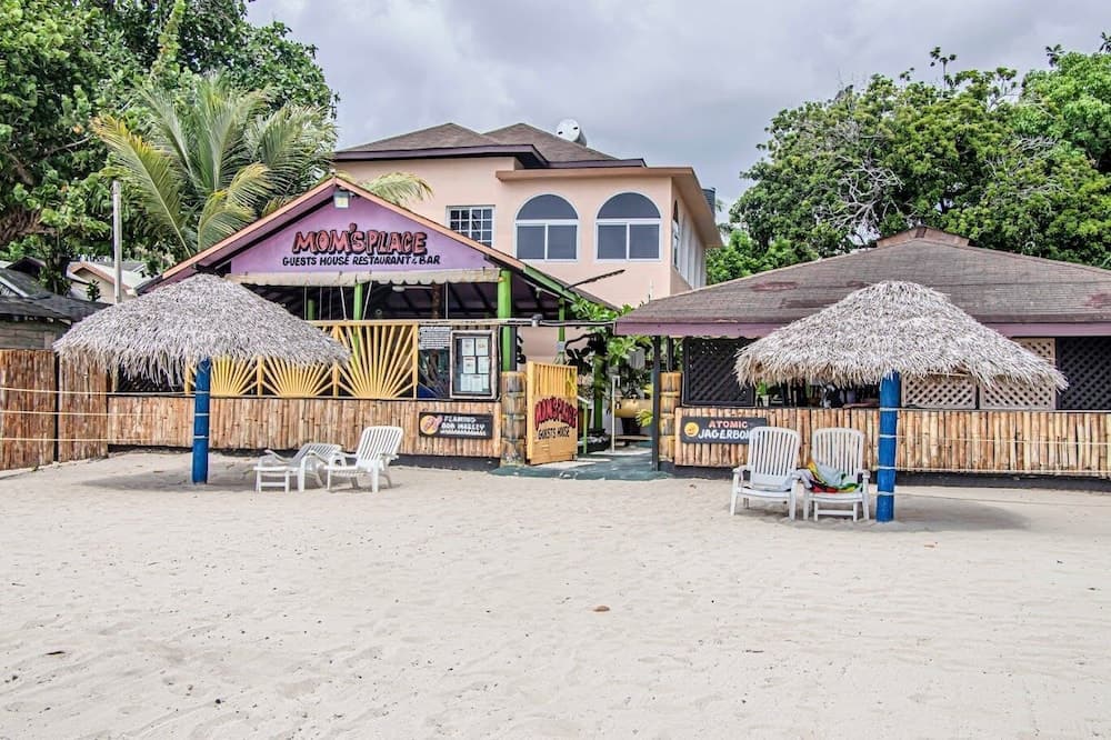 Momsplace Guesthouse