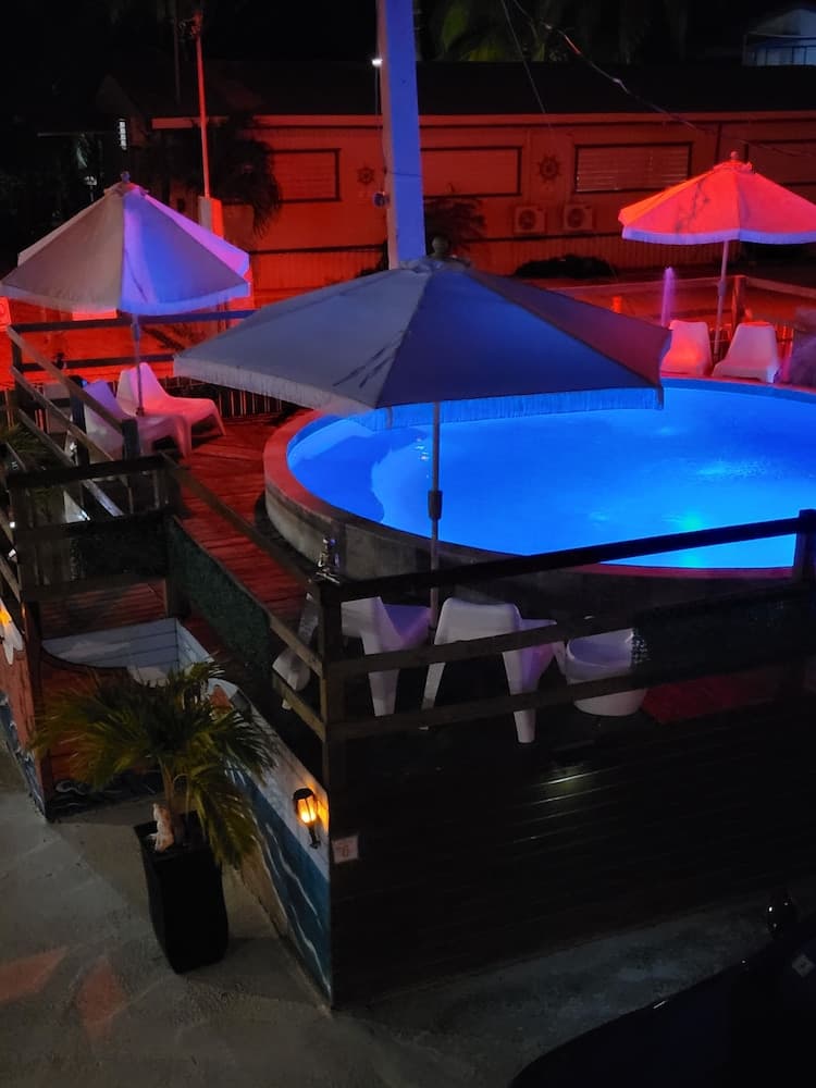 Luichy's Seaside Hotel photo 2