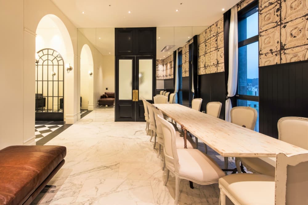 meeting & event spaces