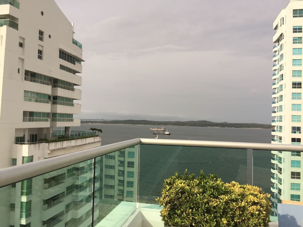 Luxury Ocean View Apartment photo 8