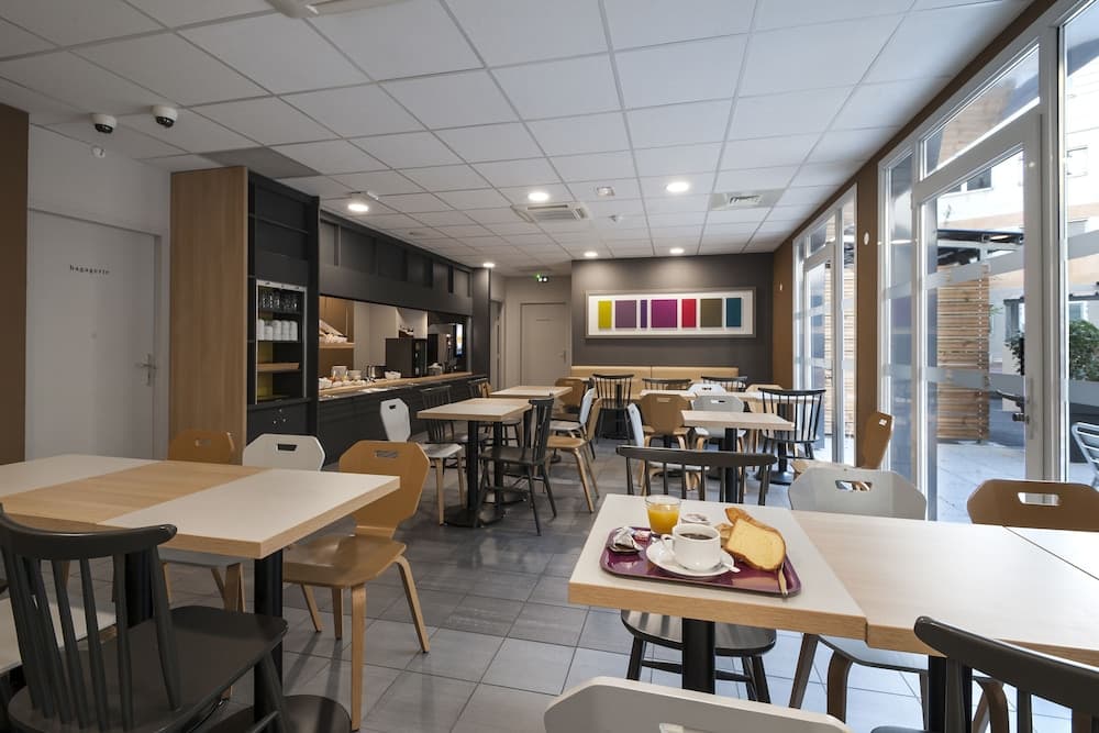 B&B HOTEL Lyon Caluire Cité Internationale photo 7