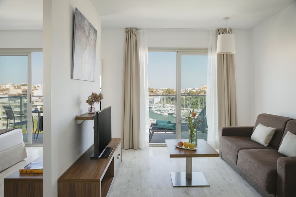 Portodrach Aparthotel & Suites photo 4