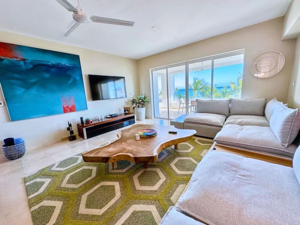 Apt With 2BR and Beach Access in Punta Palmera