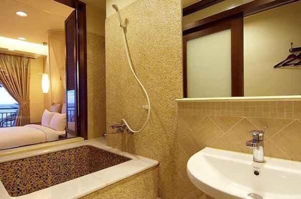 Hotel Golden Bay Kenting photo 3