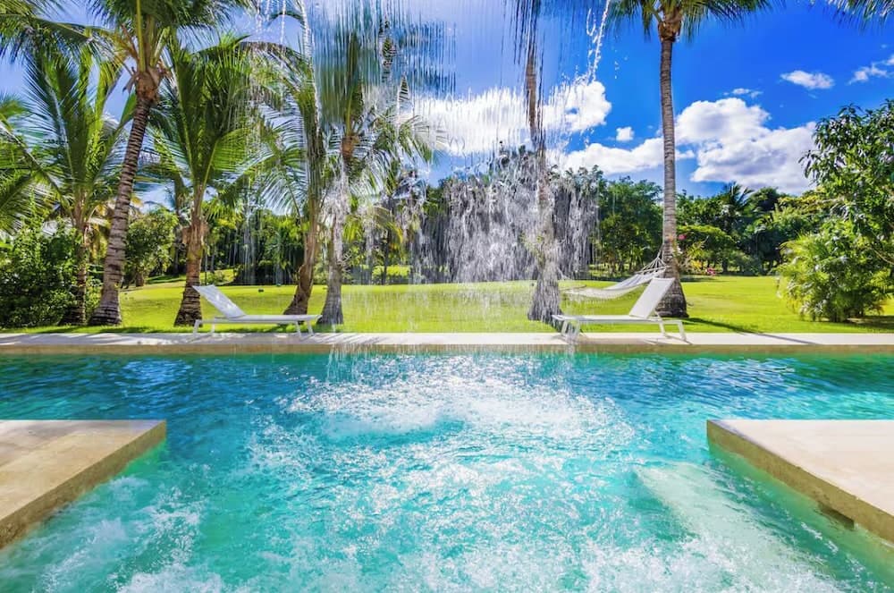 TROPICAL RETREAT at PLAYA LOS CORALES photo 2