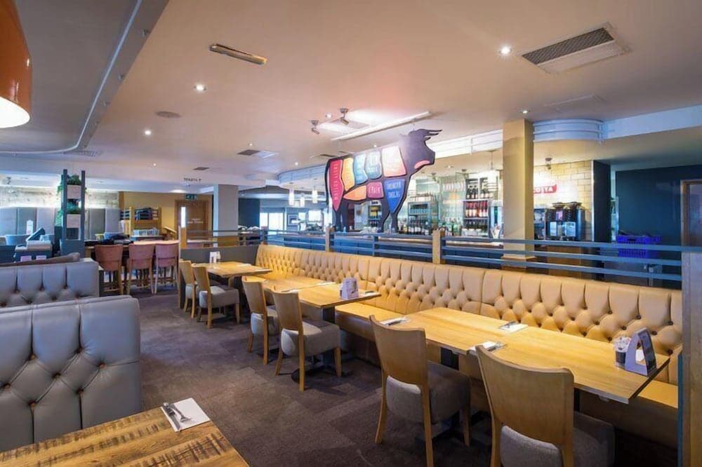 Premier Inn Newton Abbot photo 5