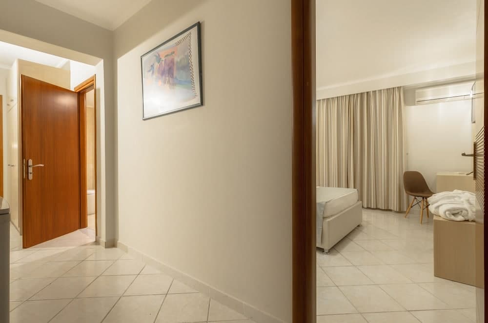 Karras Hotel photo 6