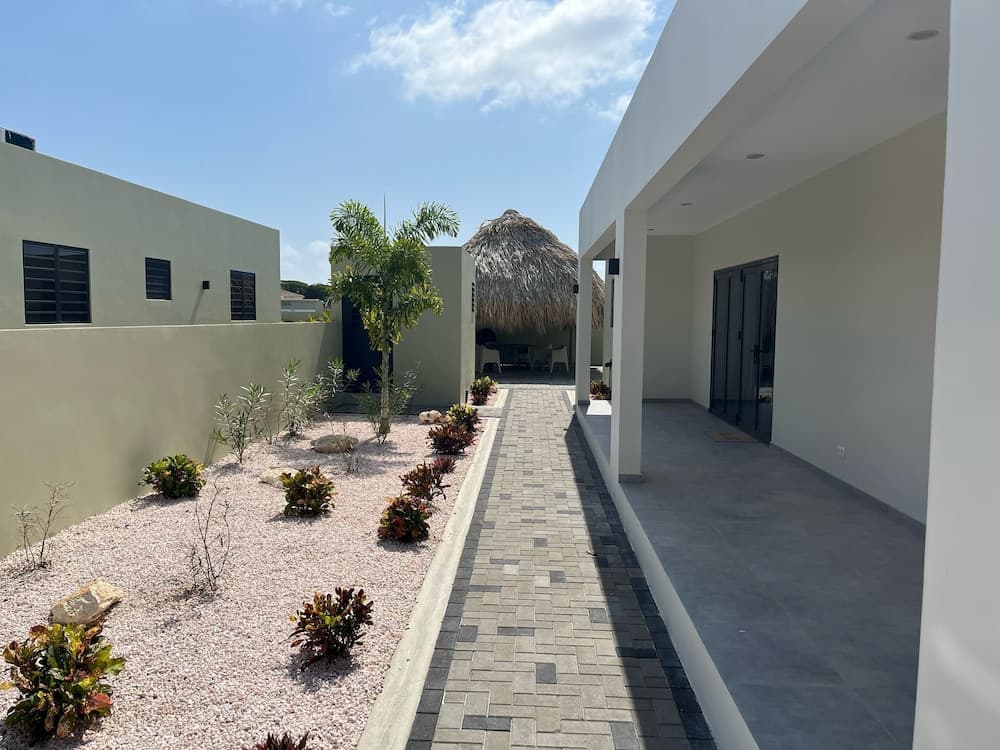 Villa Paradise with pool at mambo beach photo 3