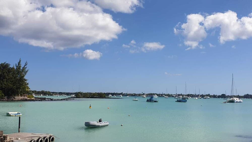 Sunset Boulevard Beachfront Apartment photo 6