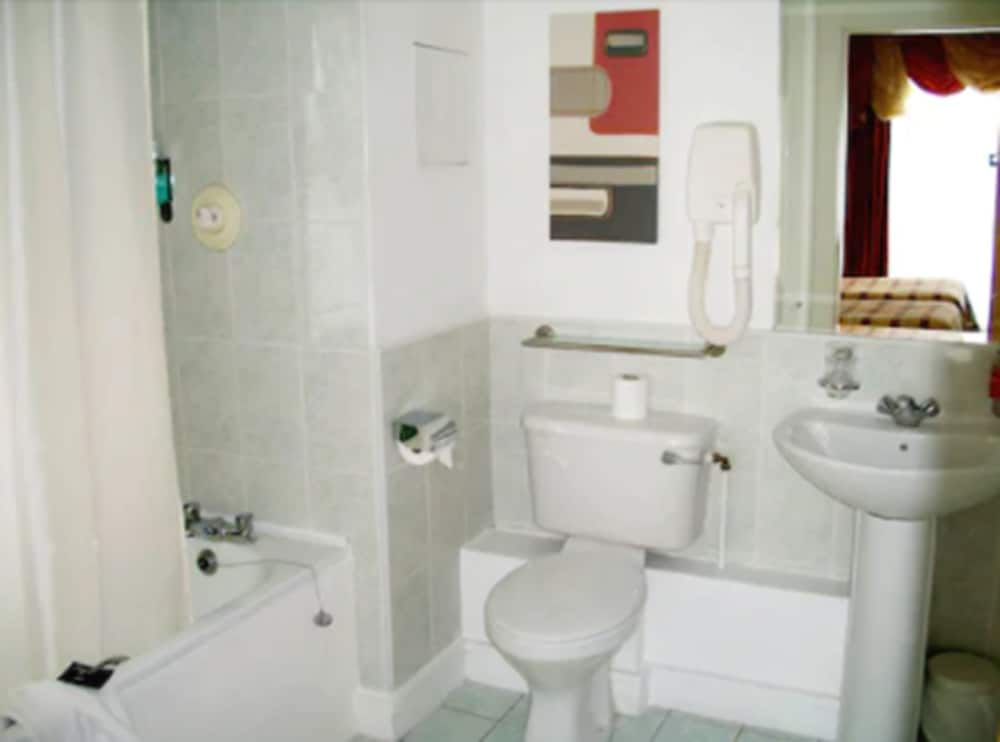Pery's Hotel photo 5