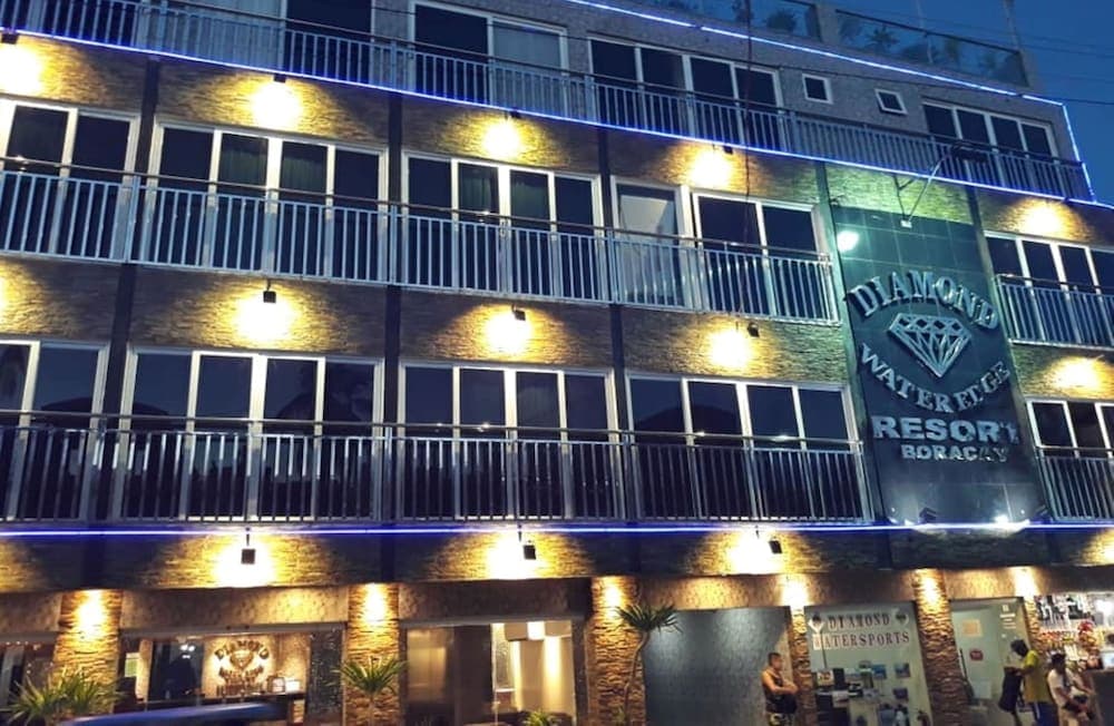 Diamond Water Edge Resort photo 3