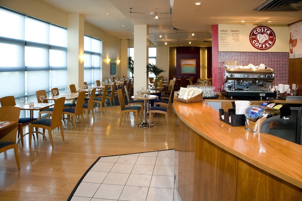 Premier Inn London Wimbledon South photo 2