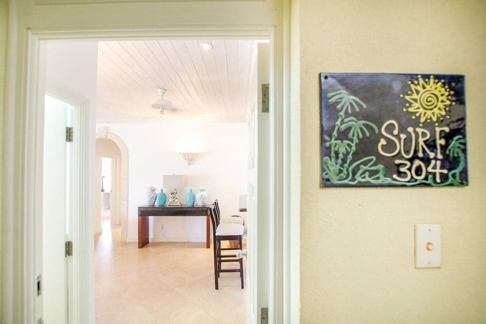 Ocean views apt with shared rooftop pool: Beacon Hill Surf by BSL Rentals photo 2