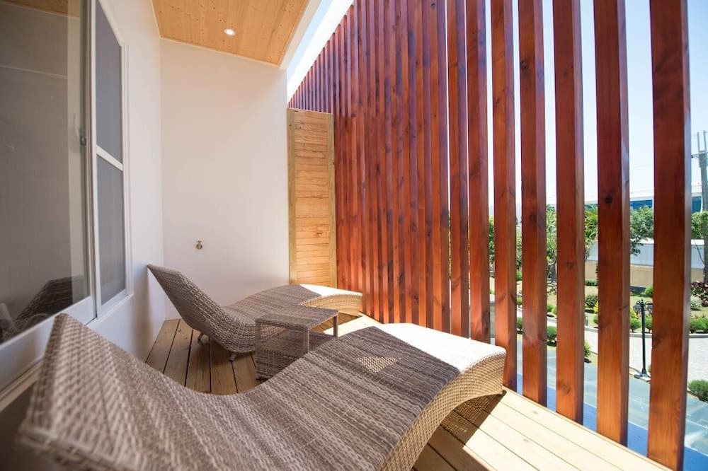 Outline Villa photo 8