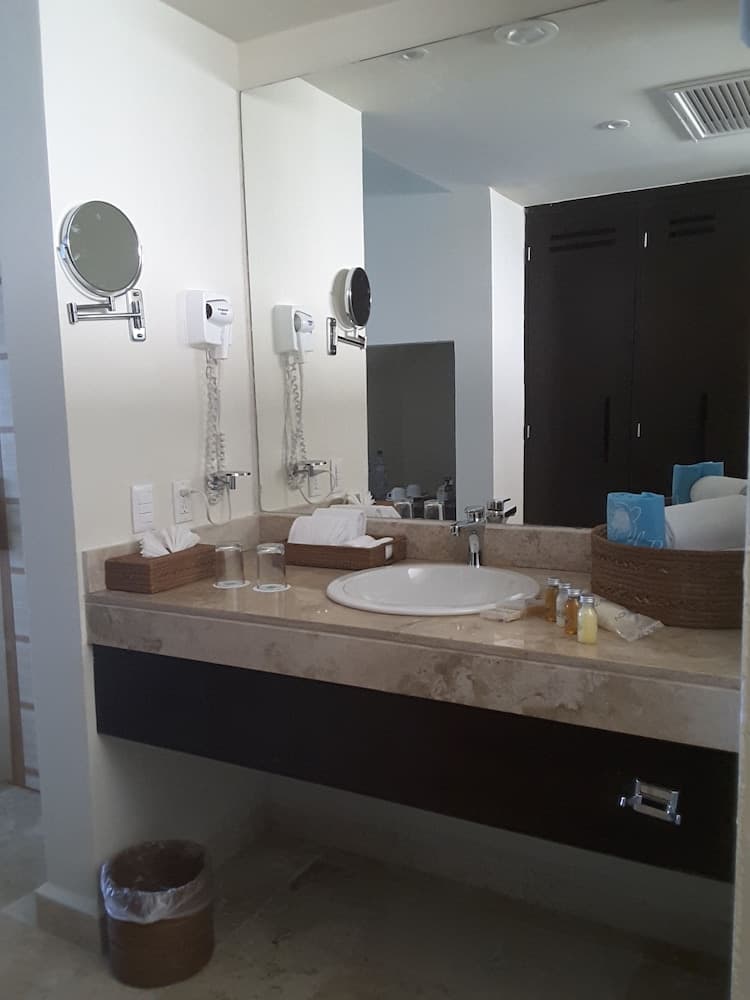 Akumal Bay Beach & Spa Resort photo 2