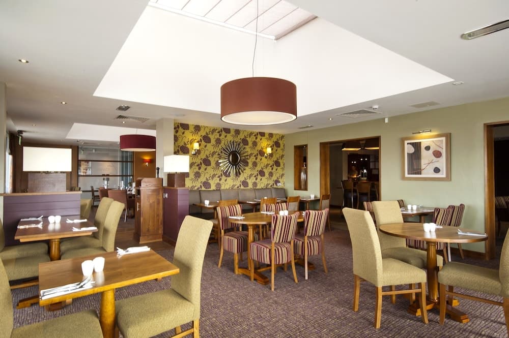 Premier Inn Edinburgh Airport - M9 Jct1 photo 5