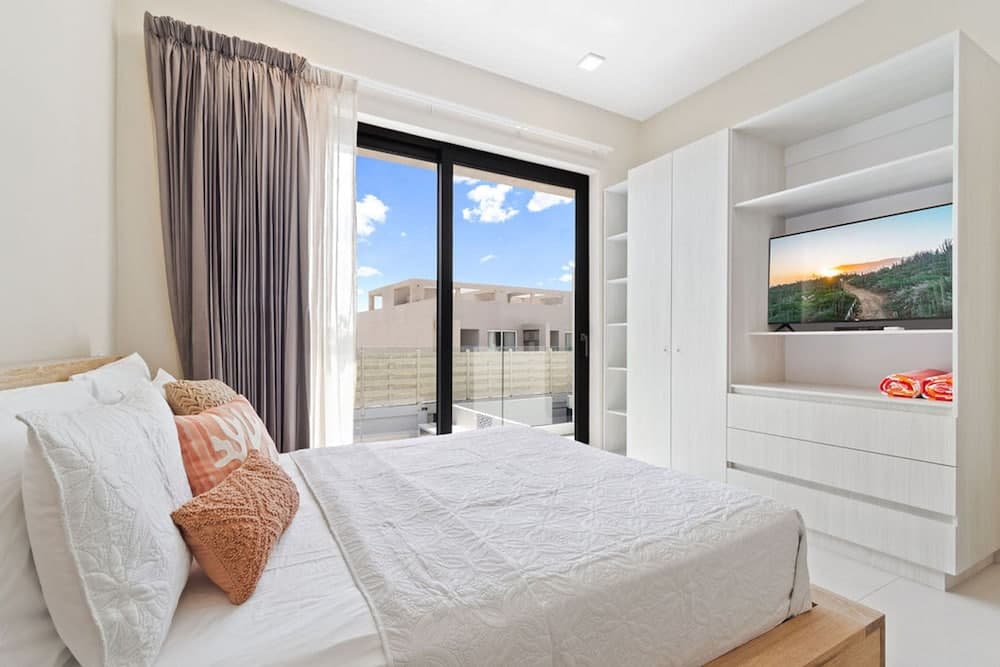 NEW Lux 4BR Villa w Private Pool Walk to Beach photo 3