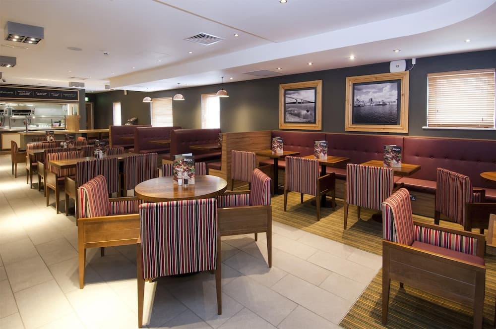 Premier Inn Ipswich Town Centre - Quayside photo 8