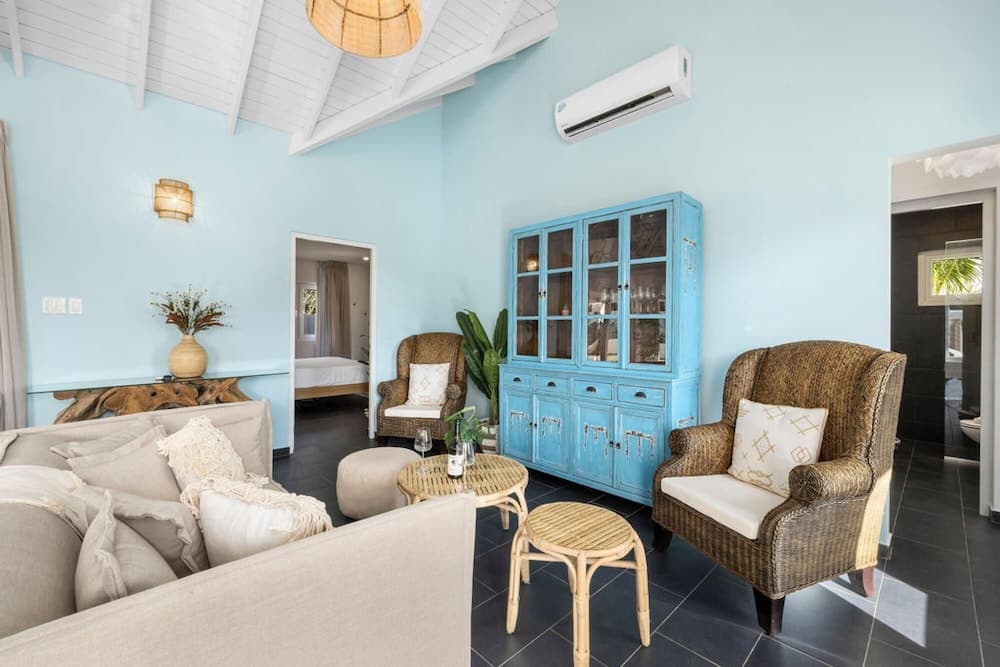 NEW Villa - Beautiful 3BR 2BA With Private Pool photo 4