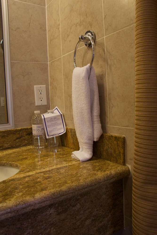 Estancia Inn photo 9