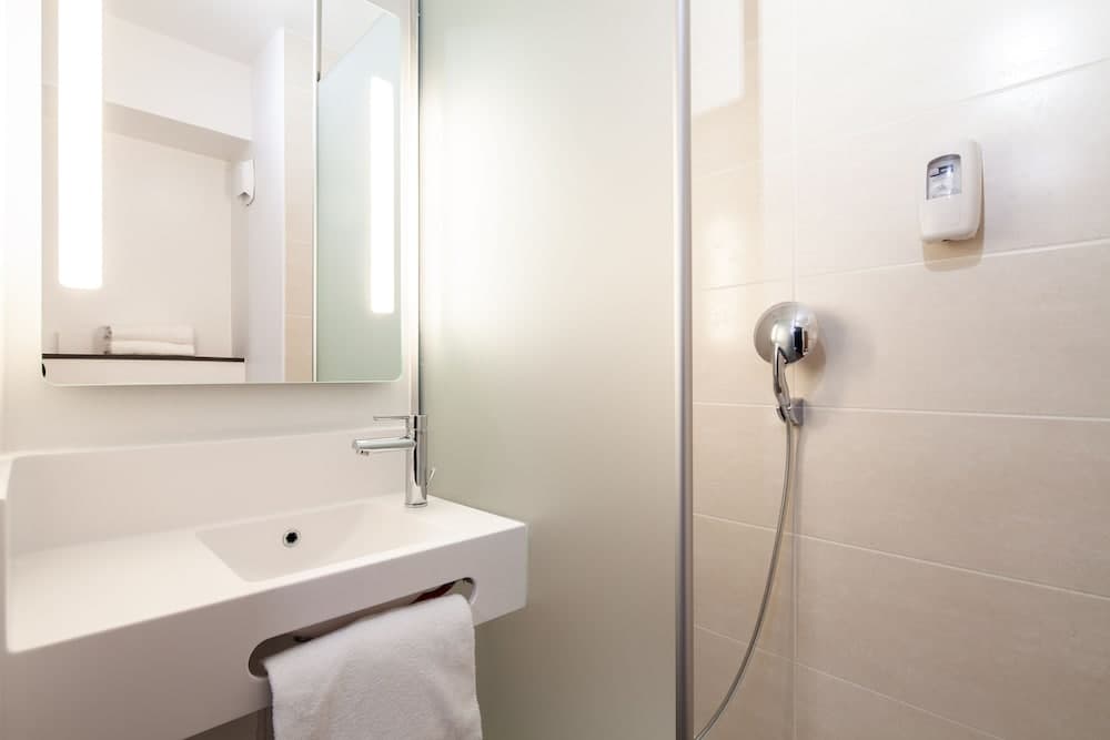 B&B HOTEL Dunkerque Centre Gare photo 9