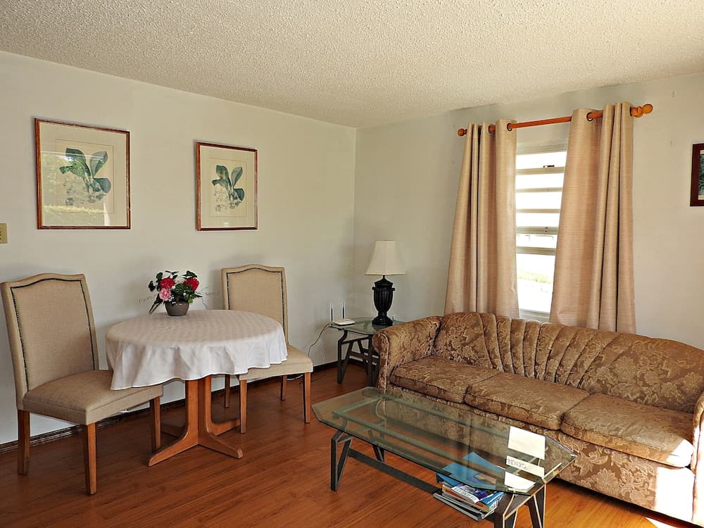 Windsong Guest Apartments photo 7