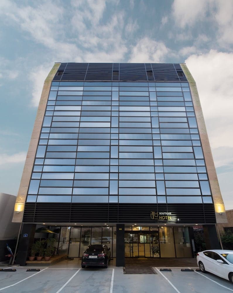 Reve Hotel Jeju